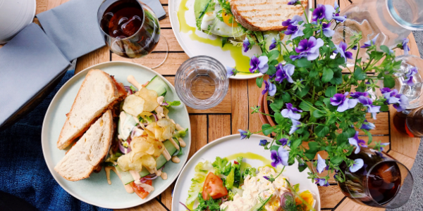 Top 10 Foods to Pair with Wine